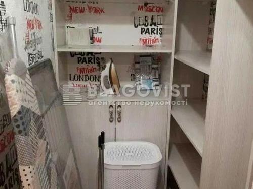 квартира за адресою Регенераторна вул., 4 к11