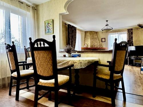 будинок за адресою Вишнева