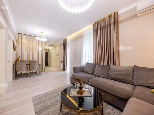 квартира за адресою Конституції пл., 20