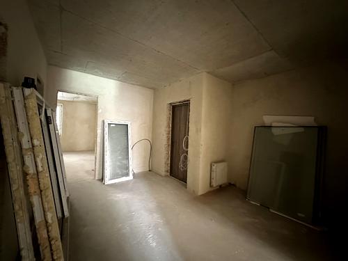 комерційна за адресою Львів, Героїв УПА вул., 73