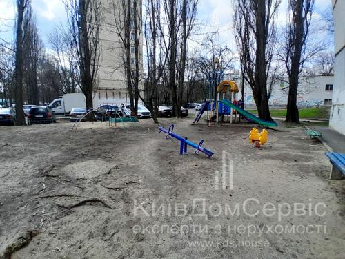 квартира за адресою Академіка Глушкова просп., 18