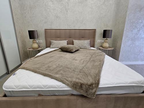 квартира за адресою Домбровського вул., 3б, к.4-7