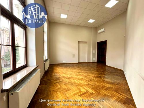 комерційна за адресою Івана Франка вул., 11