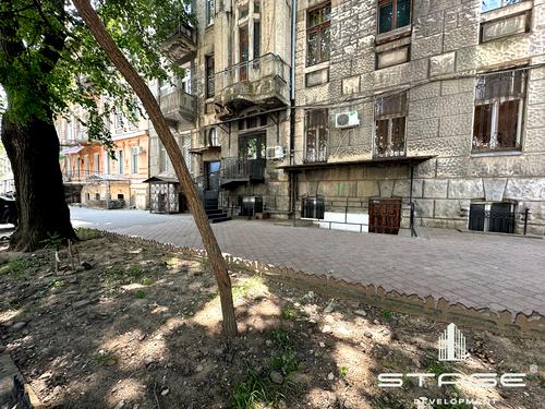 коммерческая по адресу Нежинская ул., 64