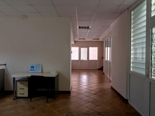 комерційна за адресою Нижньоюрківська вул., 37