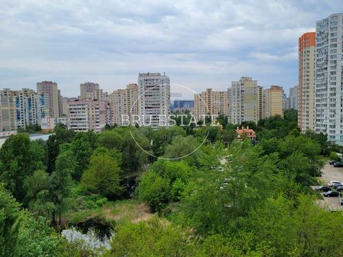 квартира за адресою Драгоманова вул., 8-Б