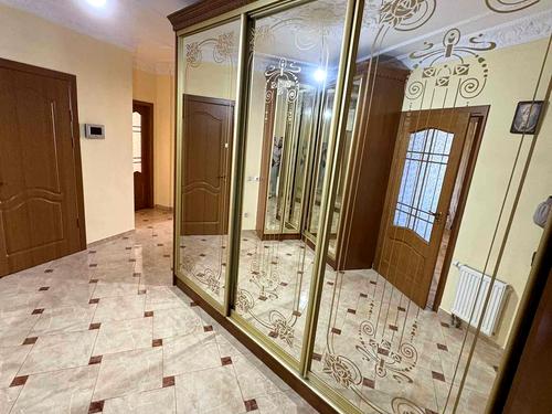 квартира за адресою Авраама Лінкольна вул. (), 6
