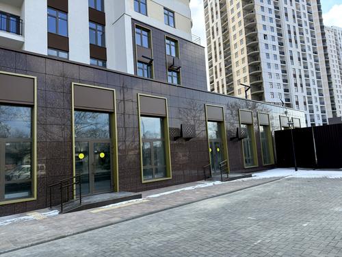 комерційна за адресою Краснова вул., 3