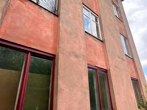 комерційна за адресою Заводська вул., 10