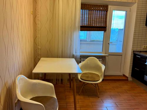 квартира за адресою Автозаводська вул., 81