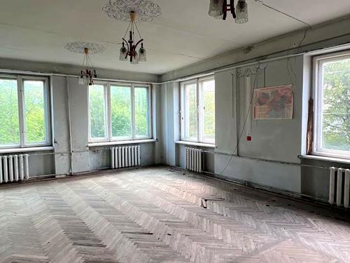 комерційна за адресою Заводська вул., 10