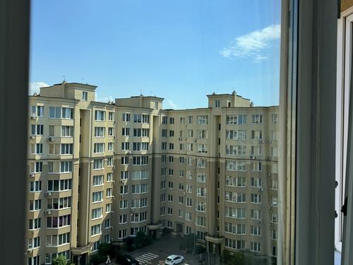 квартира за адресою Братська вул., 12