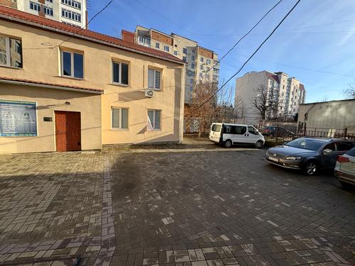 комерційна за адресою Подільська вул., 54/1