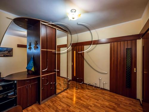 квартира за адресою Академіка Глушкова просп., 45