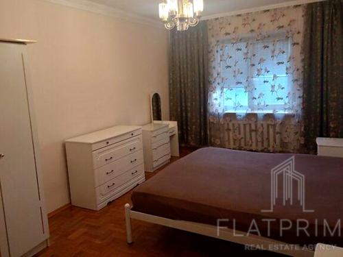 квартира за адресою Ревуцького вул., 5