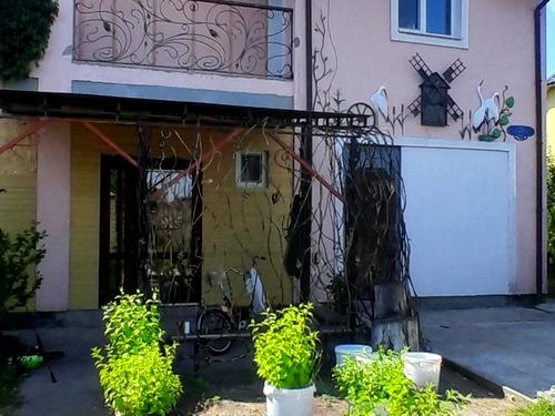 будинок за адресою Озерна вул., 8