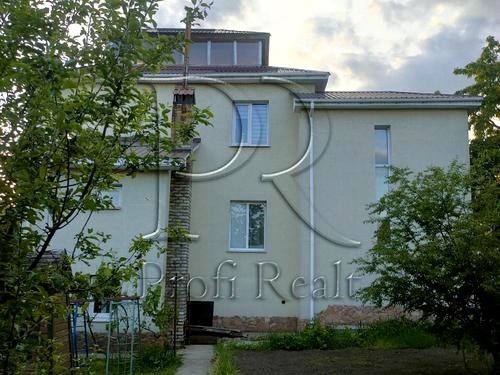 дом по адресу Зоряна вулиця