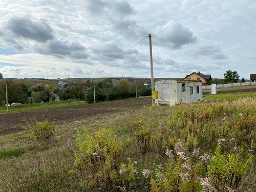 участок по адресу с. Карпиловка, 