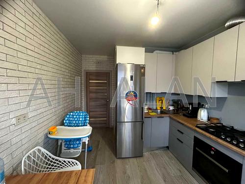квартира за адресою Радистів вул., 30