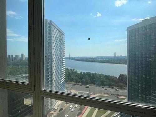 квартира за адресою Причальна вул., 14