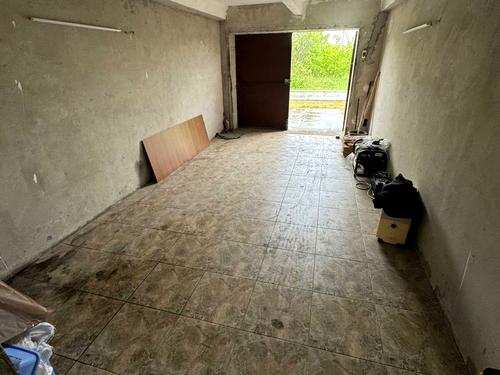 комерційна за адресою 500-річчя Радехова вул., 1