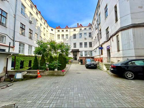 комерційна за адресою Мирослава Скорика вул. (Петра Чайковського), 17