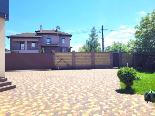 будинок за адресою Центральна вул.