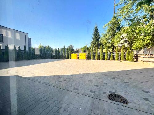 комерційна за адресою Пилипа Орлика просп. (Ілліча), 18