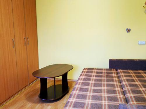 квартира за адресою Богатирська вул., 8