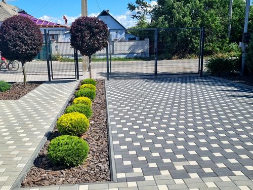 коммерческая по адресу Мужества, 2