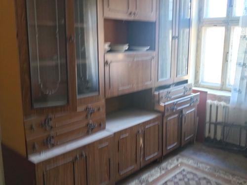 квартира за адресою Середня вул., 11