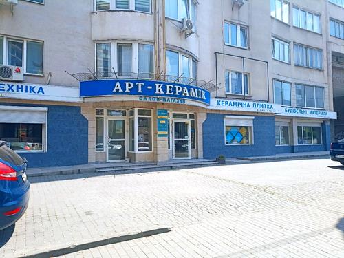 комерційна за адресою Свободи вул., 19