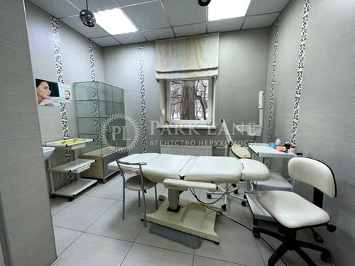 коммерческая по адресу Жюля Верна бульв. (Ромена Роллана), 4