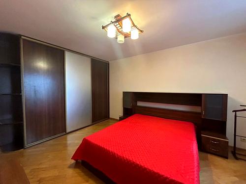 квартира за адресою Святошинська пл., 1