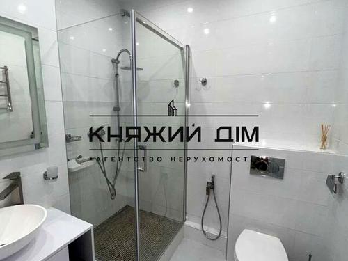 квартира по адресу Ревуцкого ул., 40-В