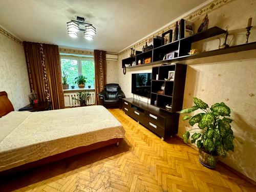 квартира за адресою Межигірська вул., 43