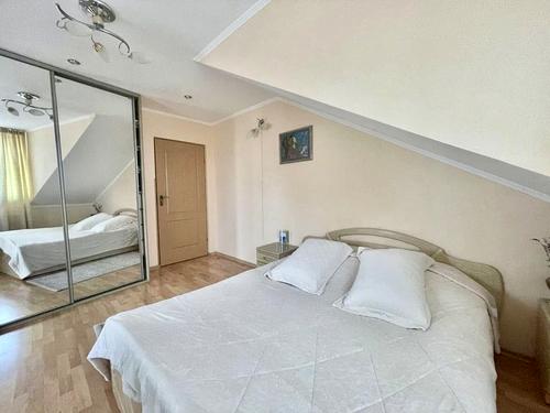 квартира по адресу Коновальца ул., 3