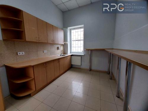 комерційна за адресою Хорива вул., 55Б