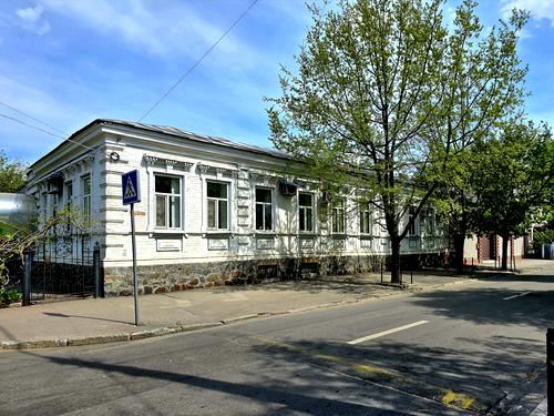 комерційна за адресою Академіка Маслова вул. (Радянська), 14