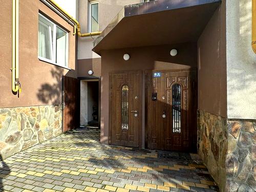 квартира за адресою Леоніда Каденюка, 18