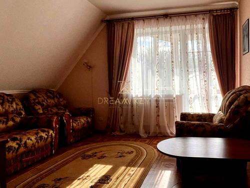 будинок за адресою Центральна вул., 11