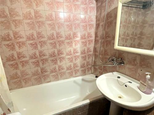 квартира за адресою Космонавтів вул., 24