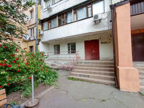 комерційна за адресою Робоча вул., 75