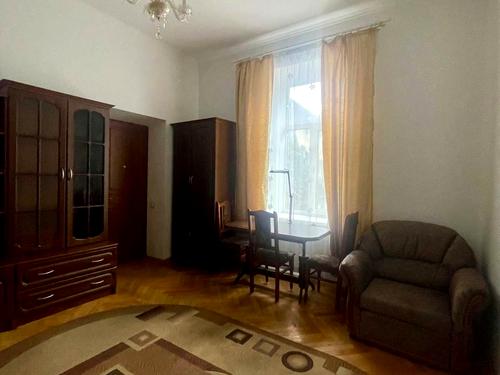 квартира за адресою Гетьмана Петра Дорошенка вул. (), 31