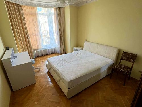 квартира за адресою Авраама Лінкольна вул. (), 6
