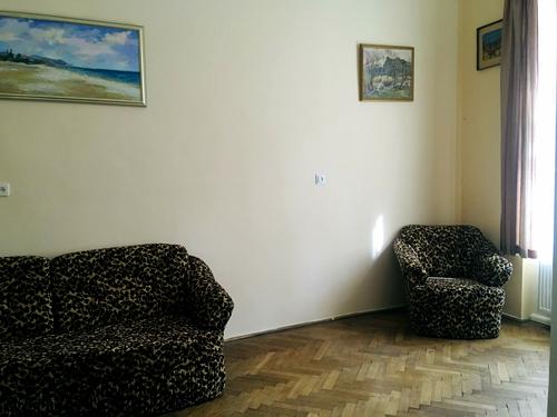 квартира за адресою Миколи Леонтовича вул., 5