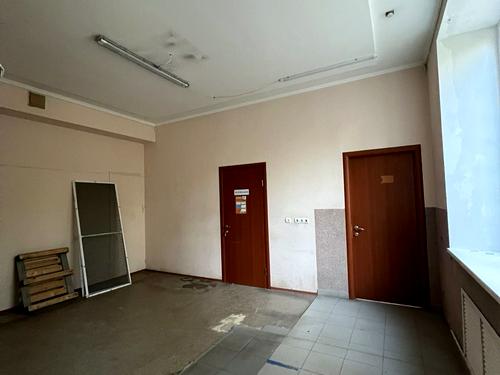 комерційна за адресою Антонова вул., 16