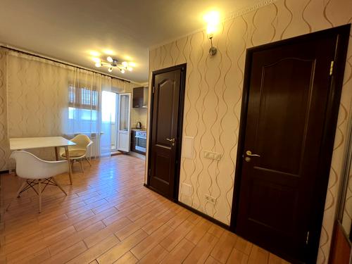 квартира за адресою Автозаводська вул., 81