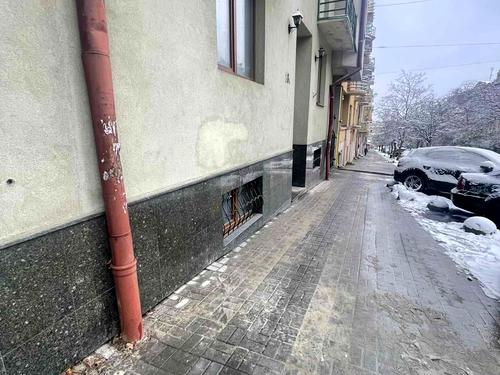 комерційна за адресою Героїв Майдану вул. (Гвардійська), 18