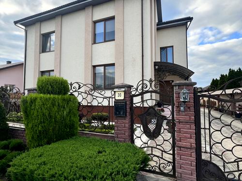 будинок за адресою нова